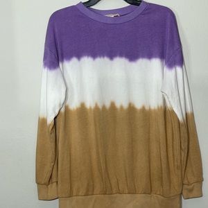 Over-Sized Comfortable Tie-Dye Sweatshirt
